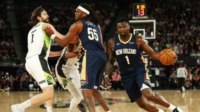 Pelicans complete sweep in Aus. with Phoenix win