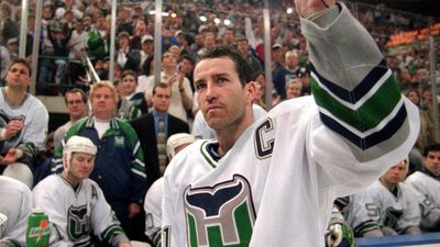 Ex-NHL player Dineen reveals cancer diagnosis