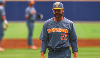 Tony Vitello Takes Daunting Step From College to MLB Dugout as Giants Manager