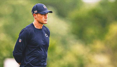 2025 NFL Odds: Bears' Success Relies on Williams-Johnson Connection